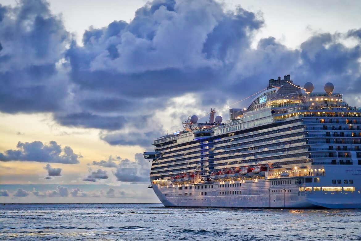 how many cruise ships have sunk?